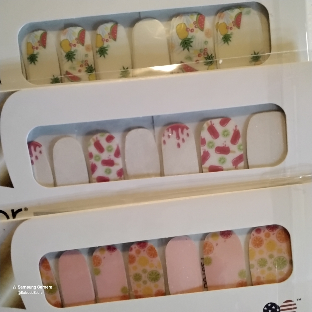 COLOR STREET NAIL STRIPS - Picture 2 of 7